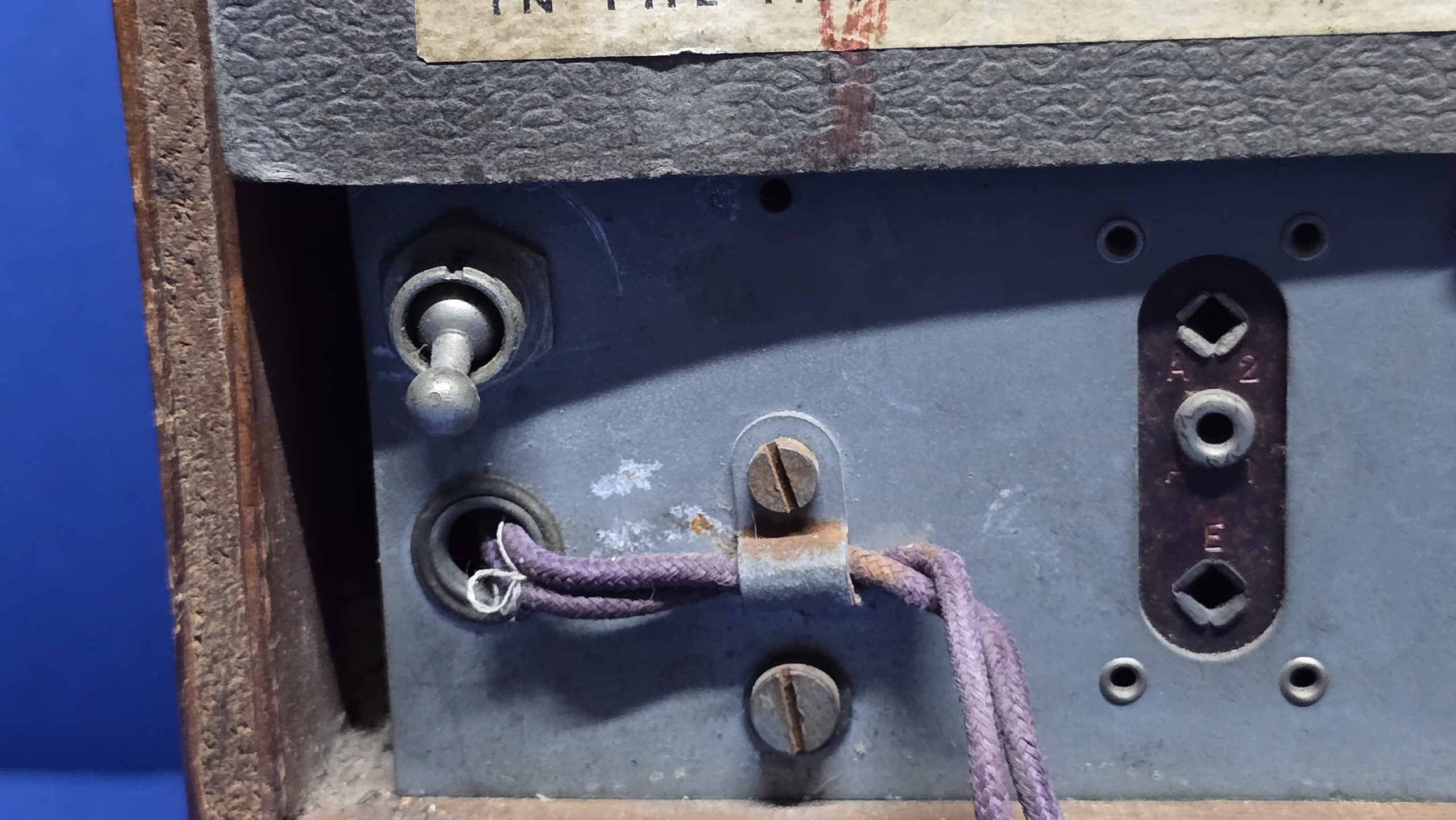 WW2 British Civilian Radio - AC Model - rear switch