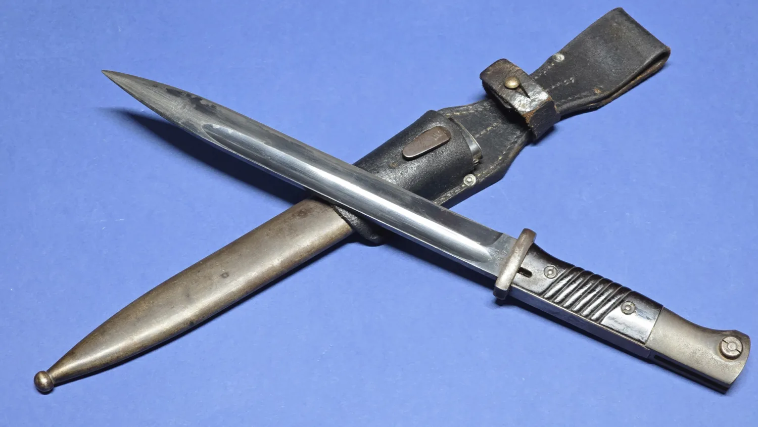 WW2 German K98 Bayonet - Frog - fnj - front shot