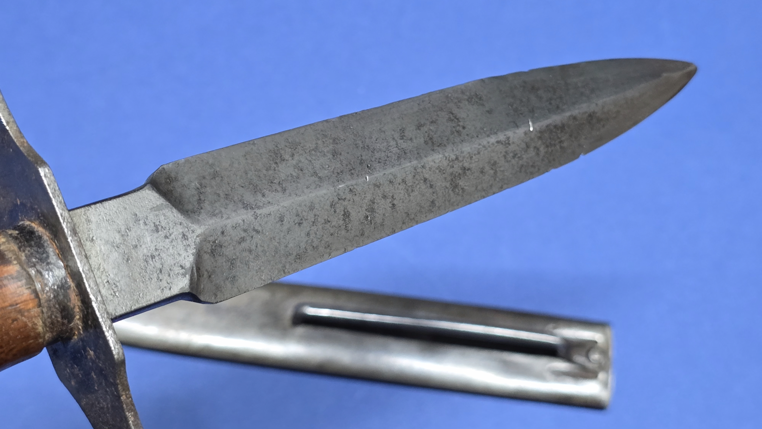 WW1 French Trench Knife - SGCO - 1916 - blade close up