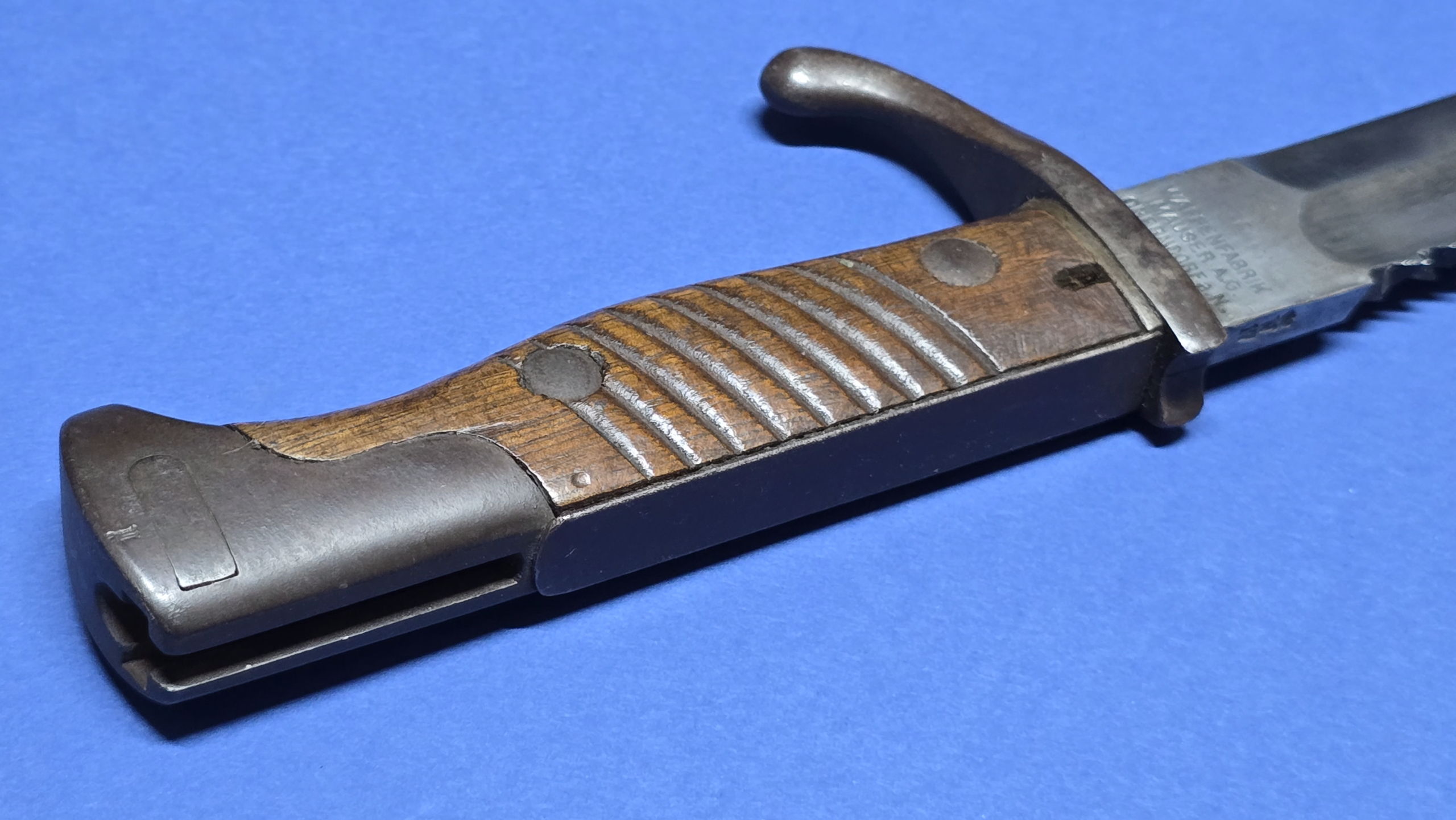 WW1 German S98/05 "Butcher" Bayonet - 1917 - grip close up