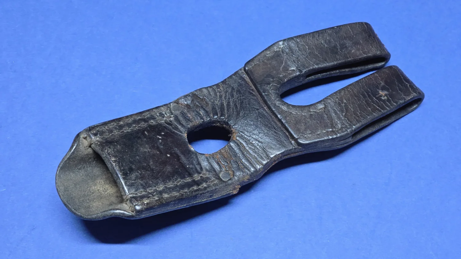 Imperial Japanese Arisaka Bayonet Frog - rear shot