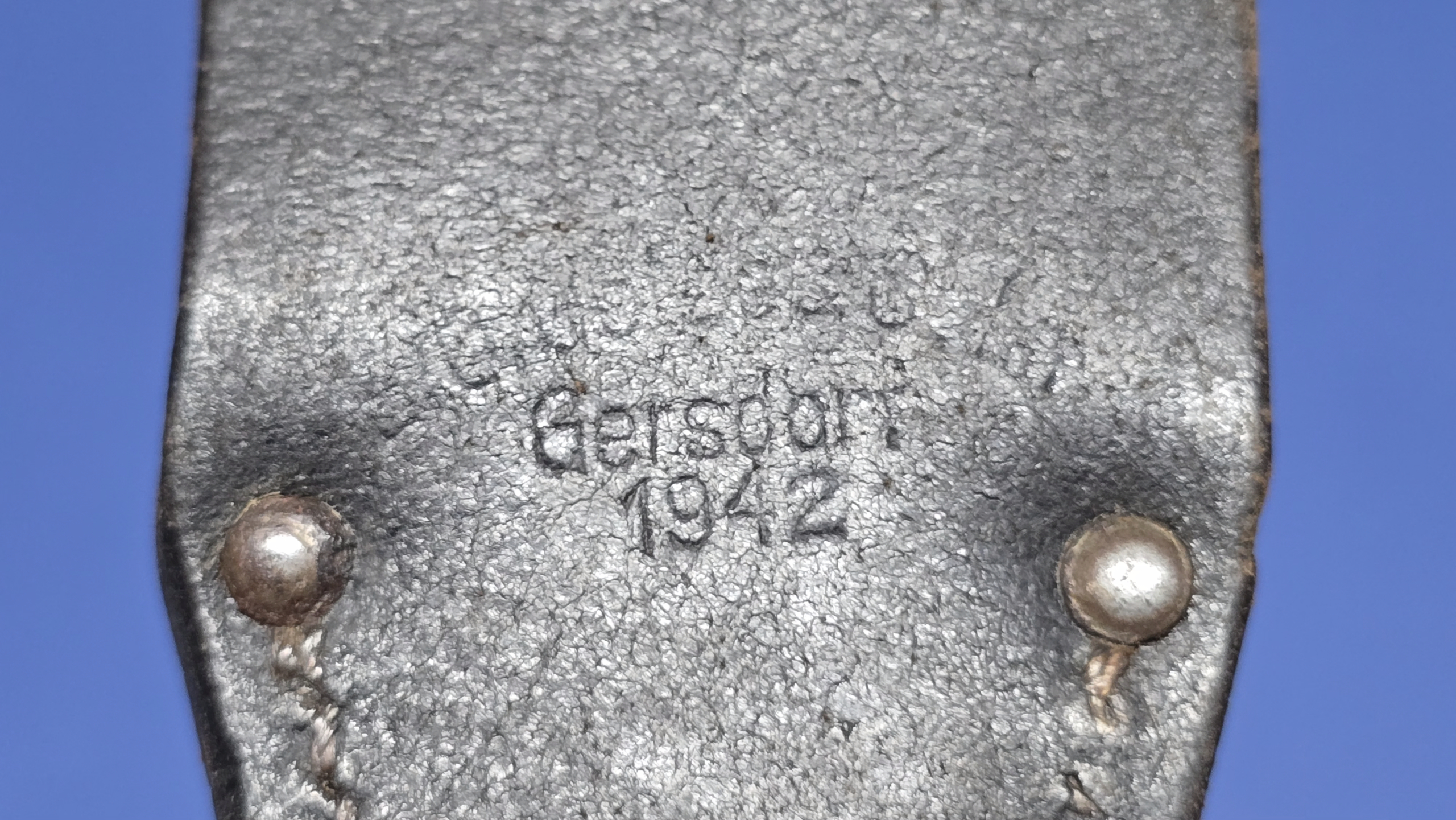 WW2 K98 Bayonet Frog - 1942 - Gersdoff - maker close up