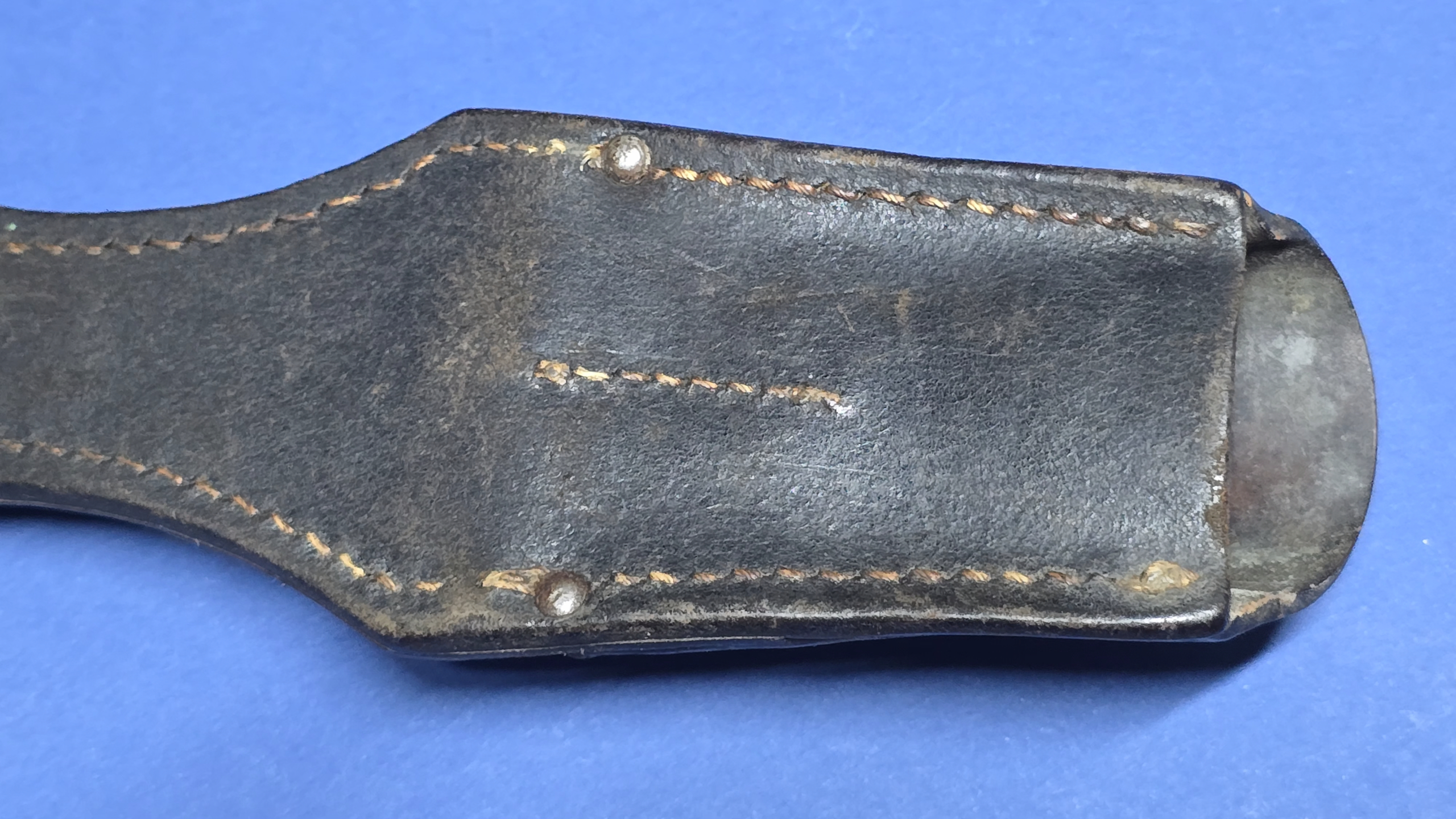 WW2 K98 Bayonet Frog - 1942 - Gersdoff - rtear close up