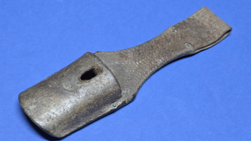 WW1 German 98/05 Bayonet Frog - full shot