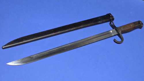 Early Japanese Arisaka Type 30 Bayonet - full shot