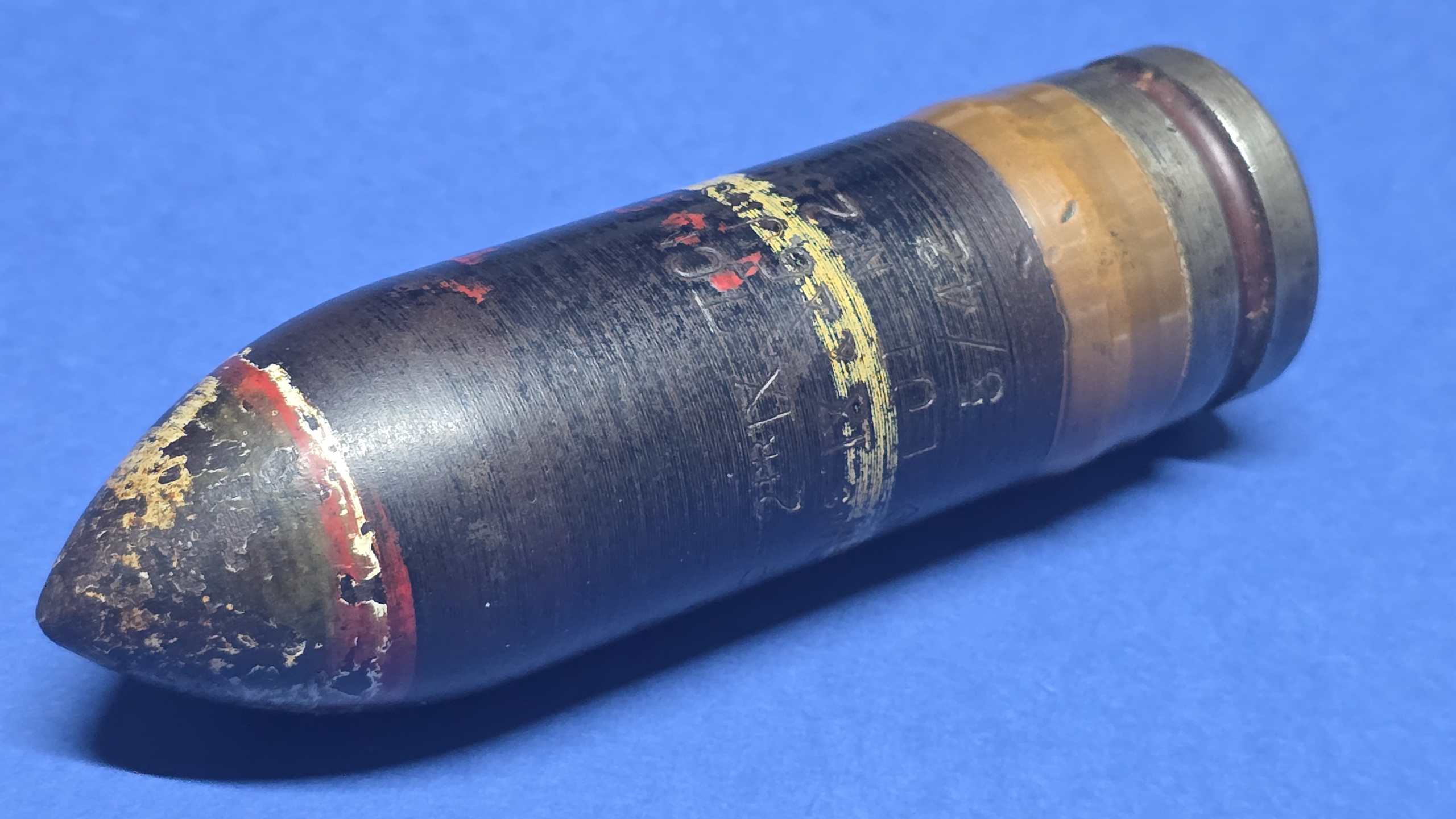 British WW2 QF 2-Pounder Armour Piercing shot Mk IX 1942, full shot