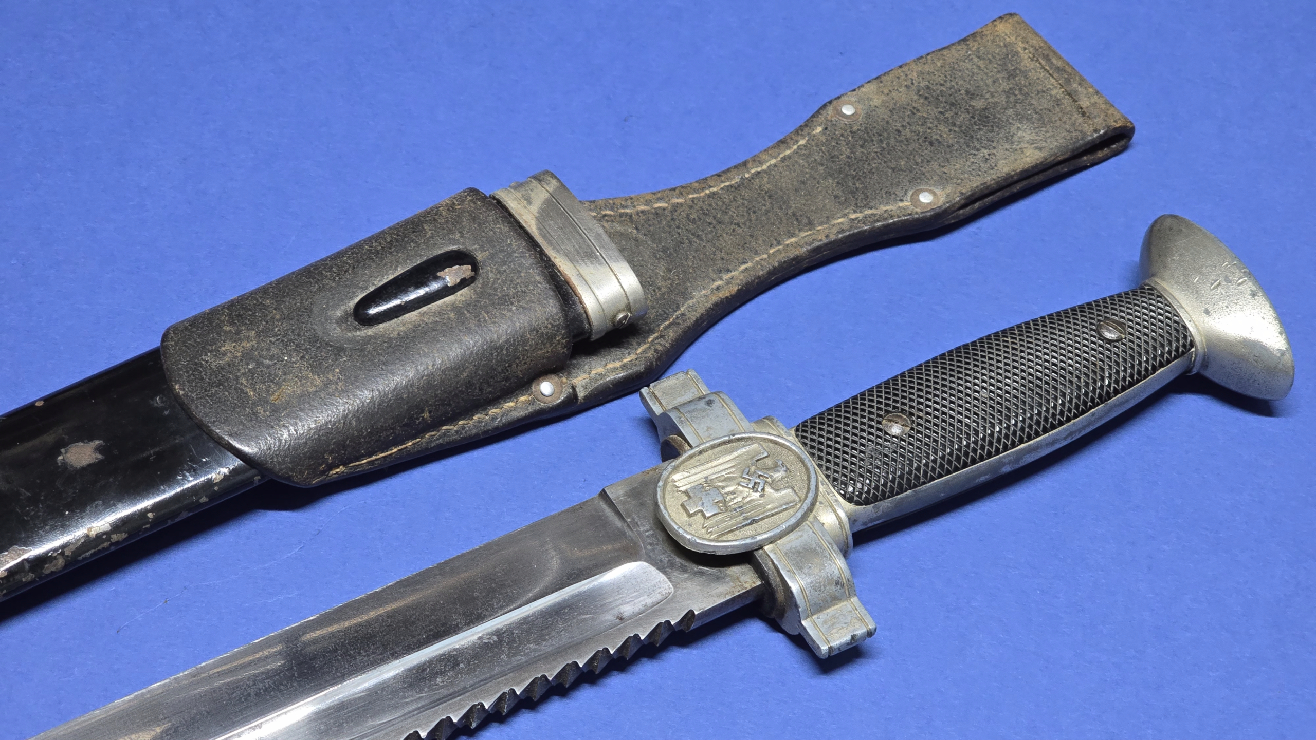 German Red Cross (DRK) Dress Hewer with Sawback Blade - Image 3