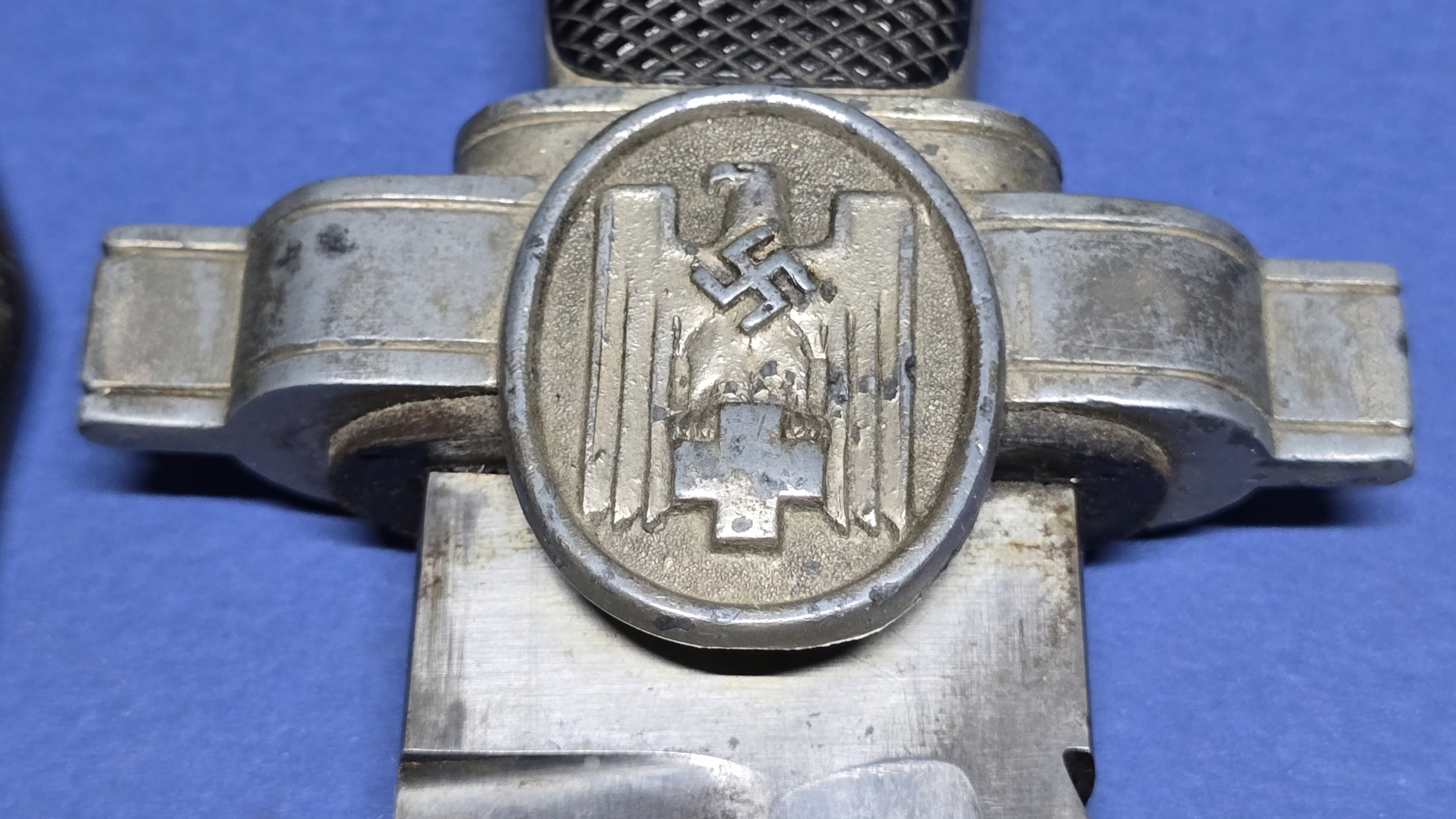 German Red Cross Hewer with Saw Back Blade - langet