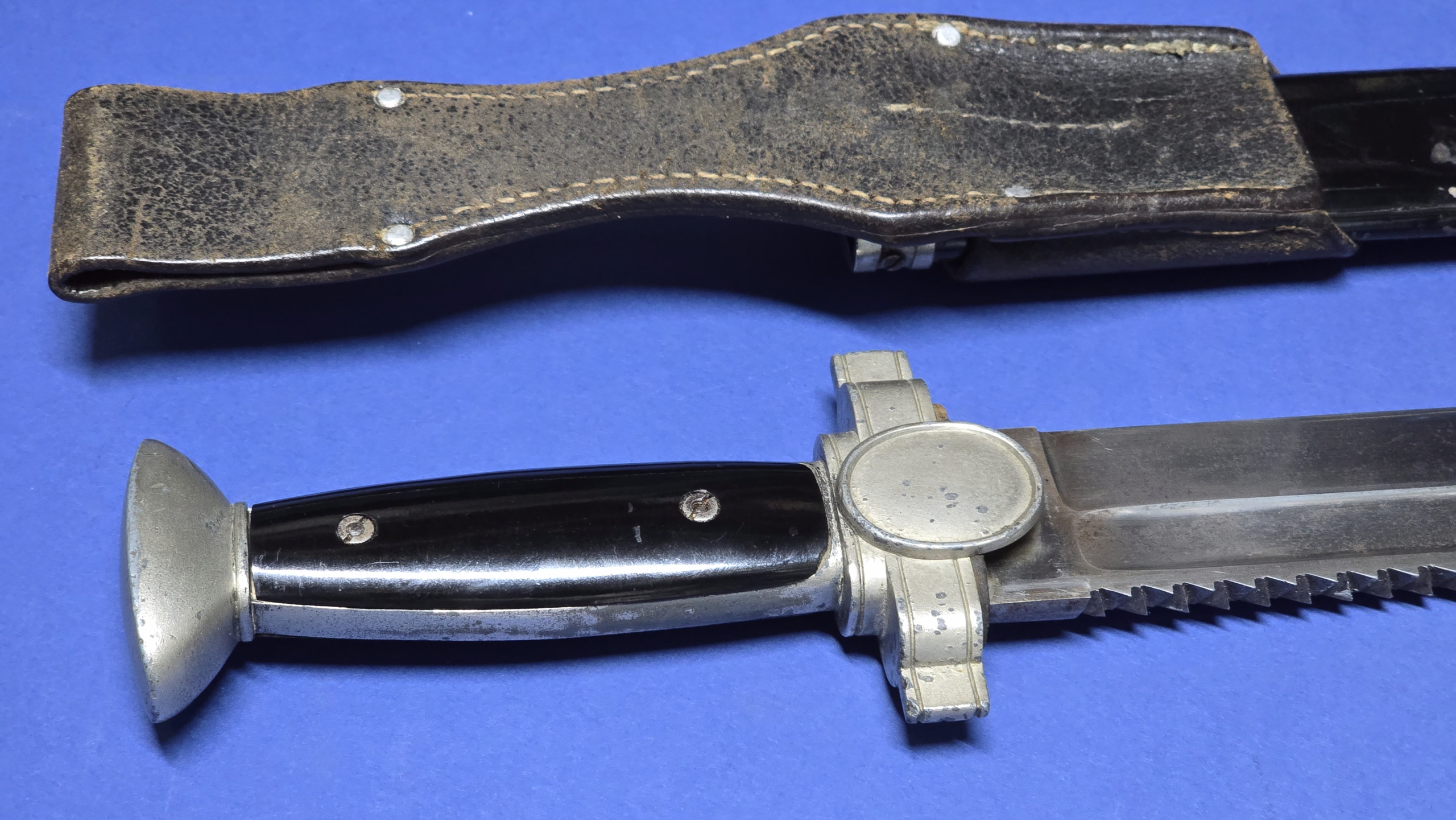 German Red Cross Hewer with Saw Back Blade - rear grip