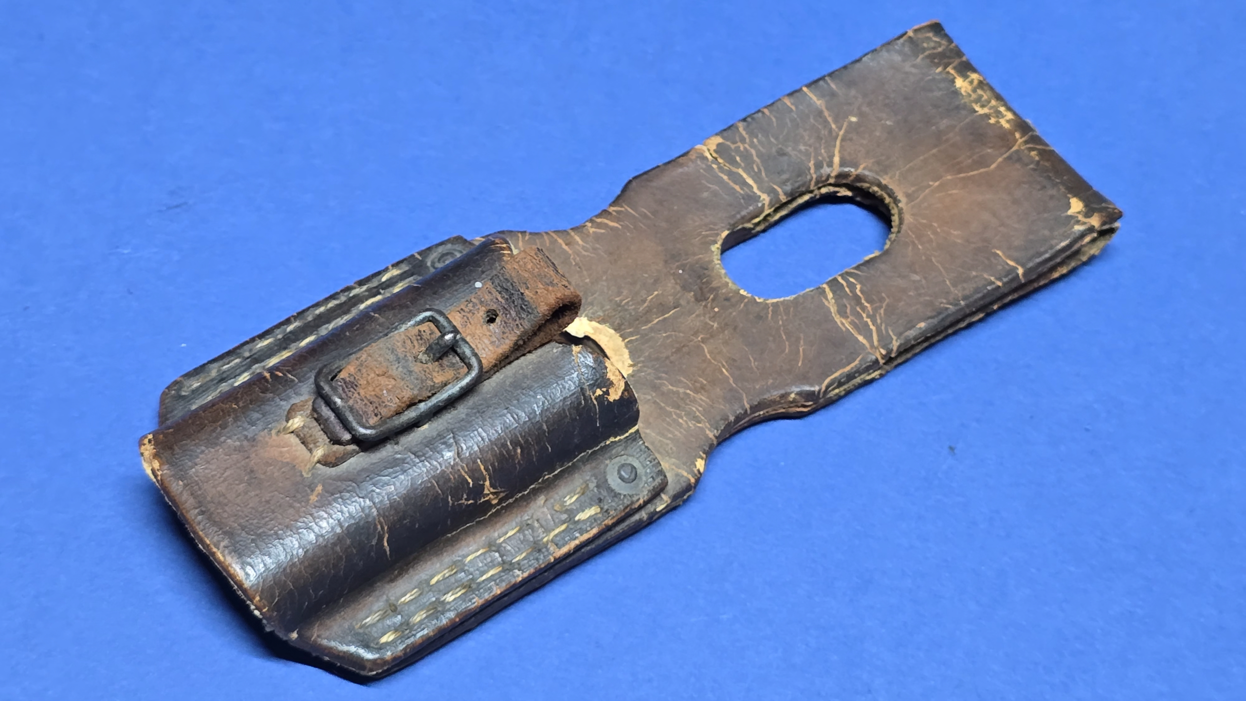 WW2 Japanese Type 30 Bayonet Frog - Late War - full shot