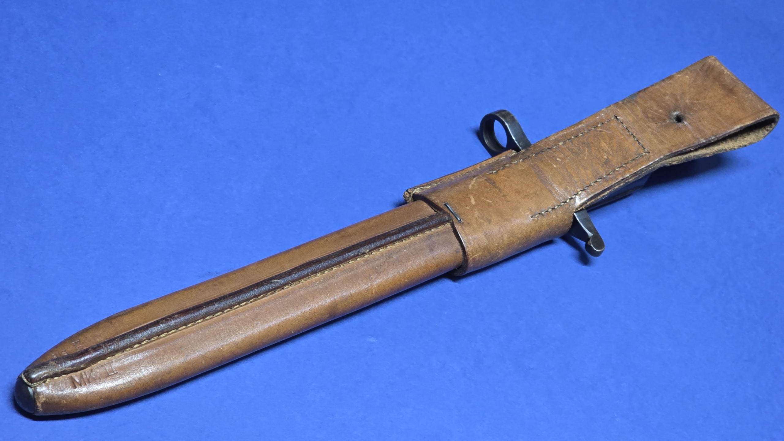 WW1 Canadian Ross MKII Bayonet - Dated 1915 - rear scabbard