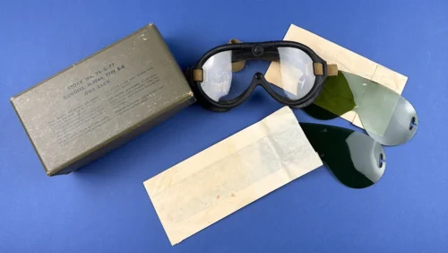 WW2 US M1944 B8 goggles set showing multiple spare lenses and original packaging
