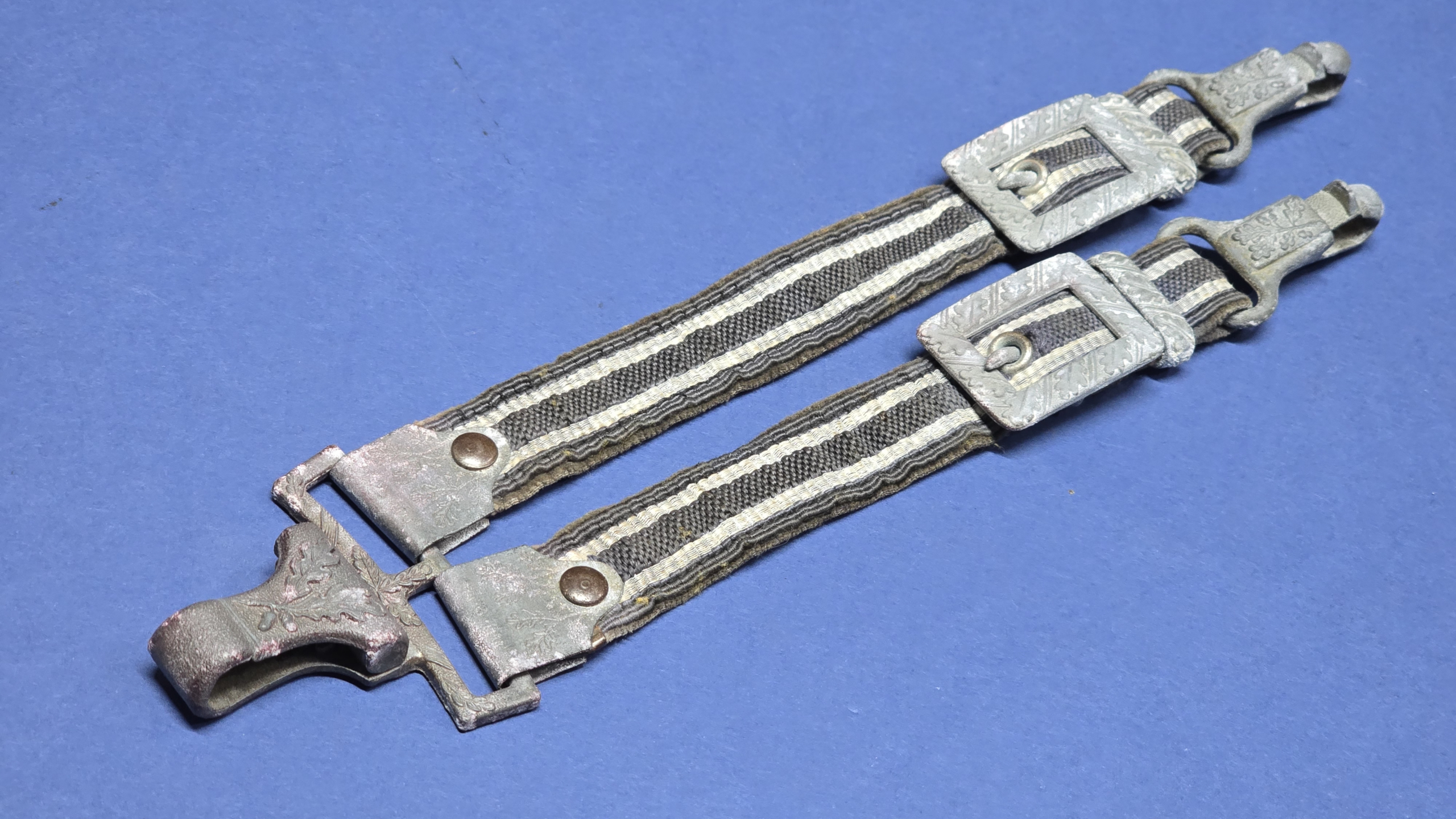 Original German 2nd Pattern Luftwaffe Dagger Hangers – Deluxe Pattern