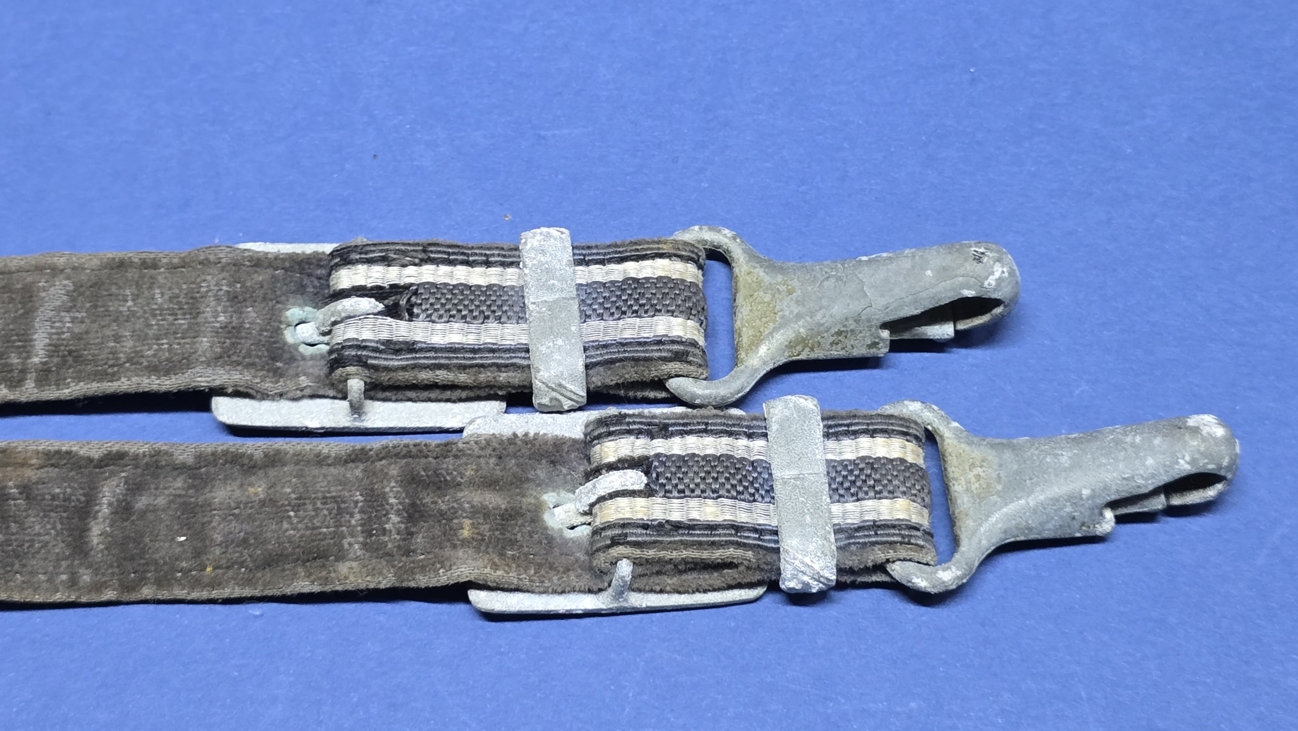 Original German 2nd Pattern Luftwaffe Dagger Hangers – Deluxe Pattern