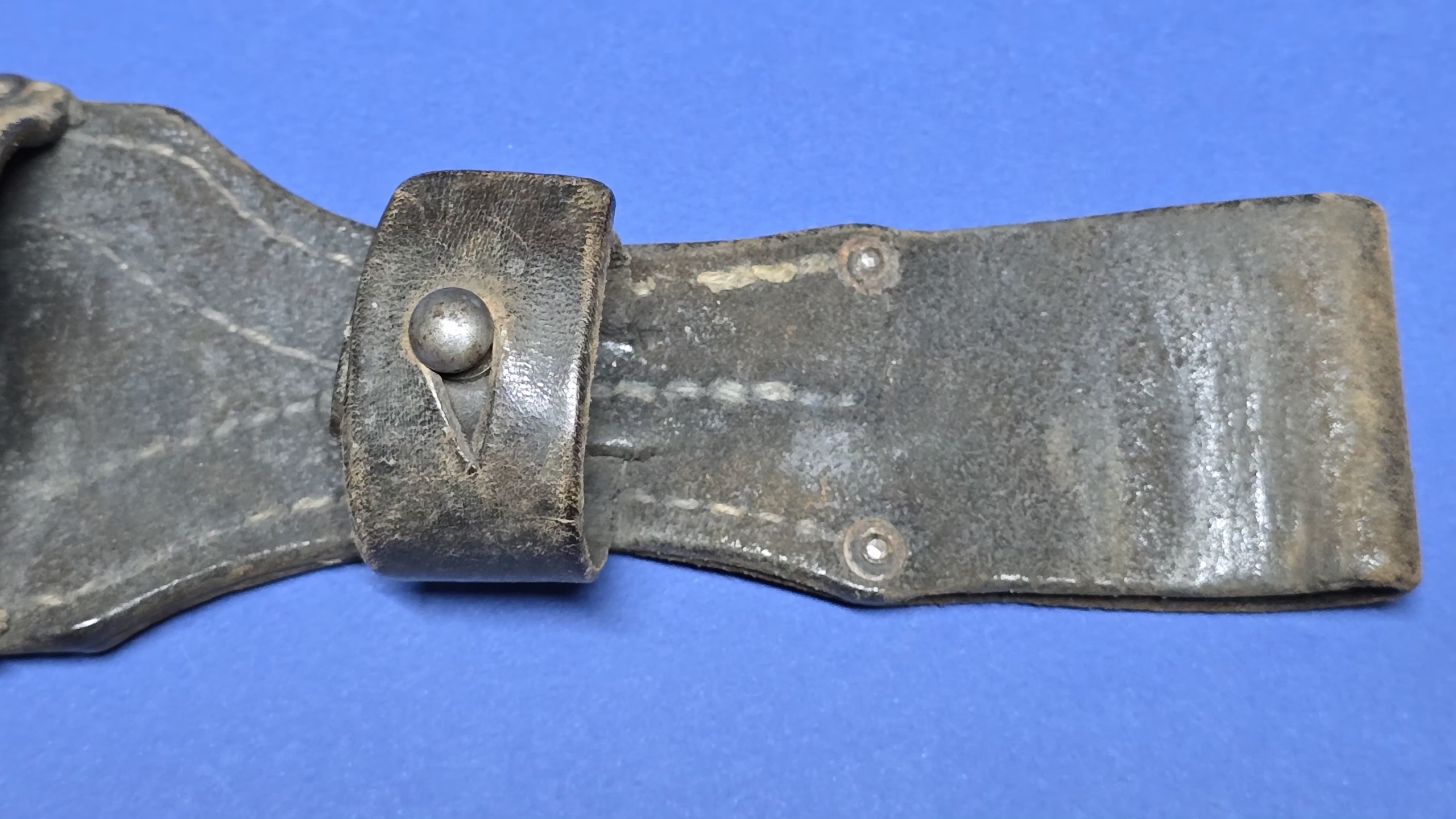 WW1 German 98/05 Butcher Bayonet Leather Frog