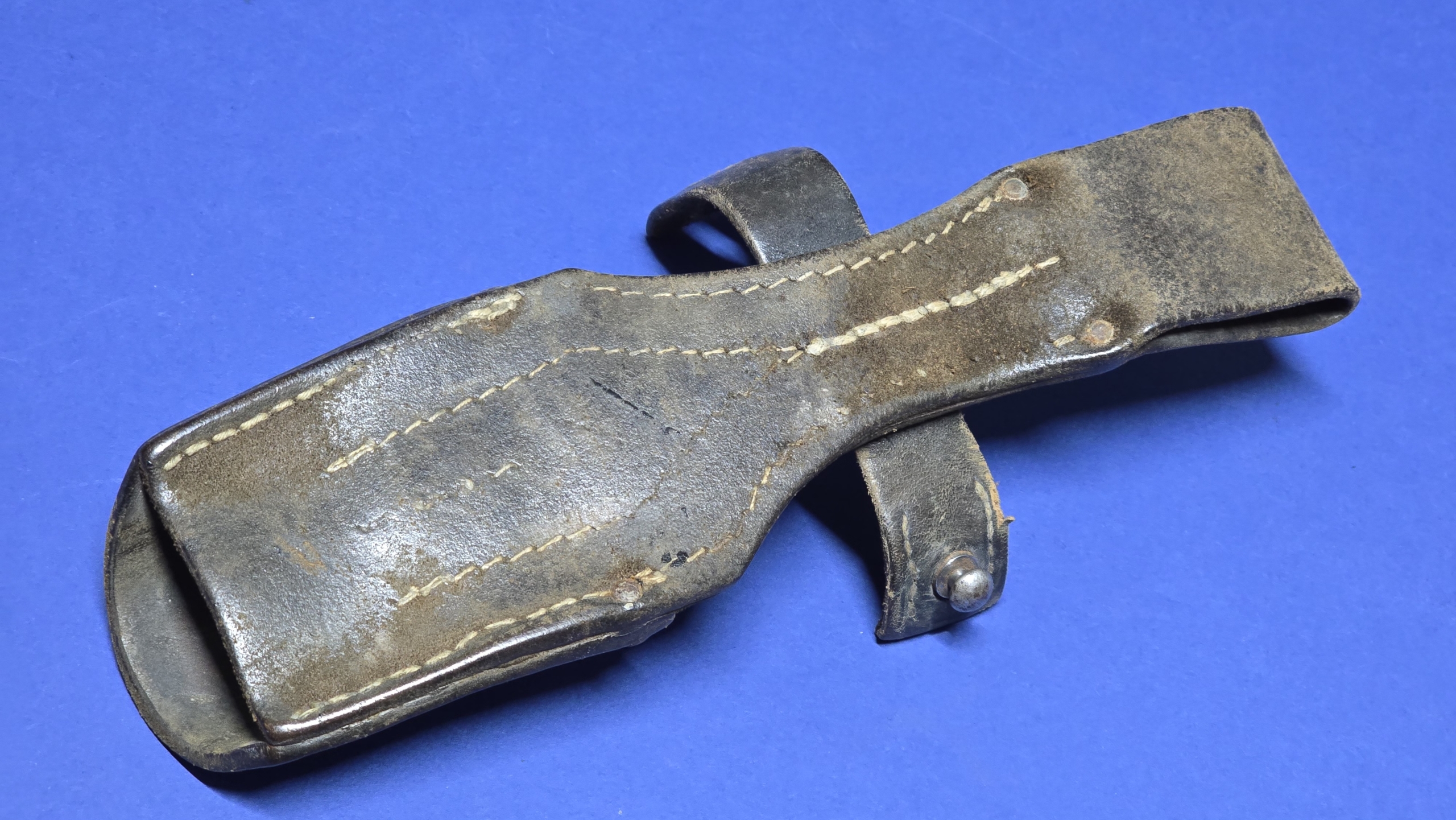 WW1 German 98/05 Butcher Bayonet Leather Frog