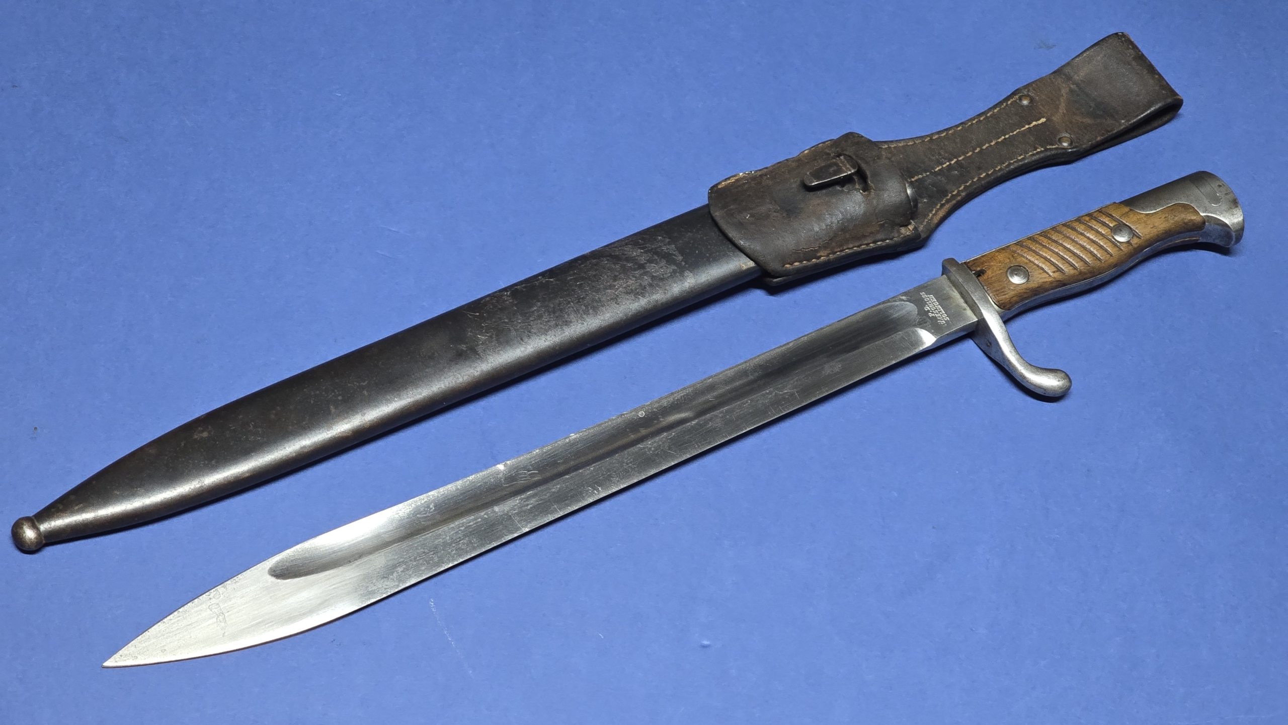 WW1 German 98/05 "Butcher" Bayonet with Original Frog – P.D. Lüneschloss Solingen – Dated 1916