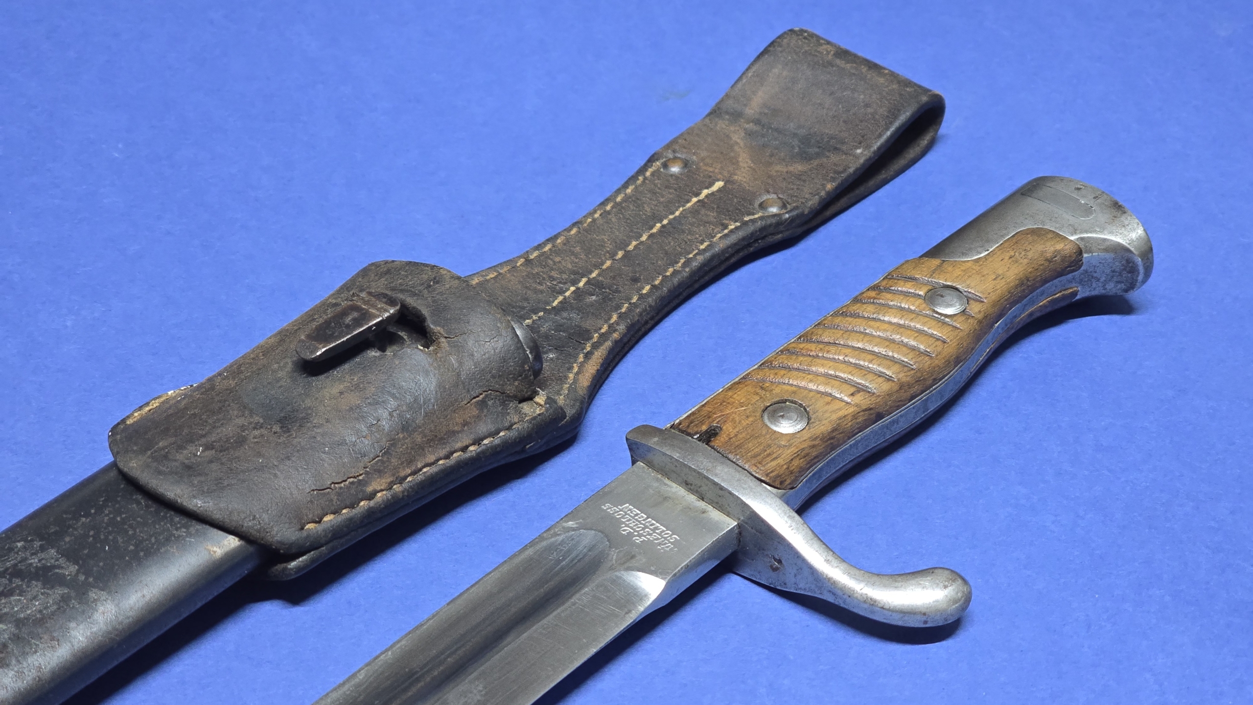 WW1 German 98/05 "Butcher" Bayonet with Original Frog – P.D. Lüneschloss Solingen – Dated 1916