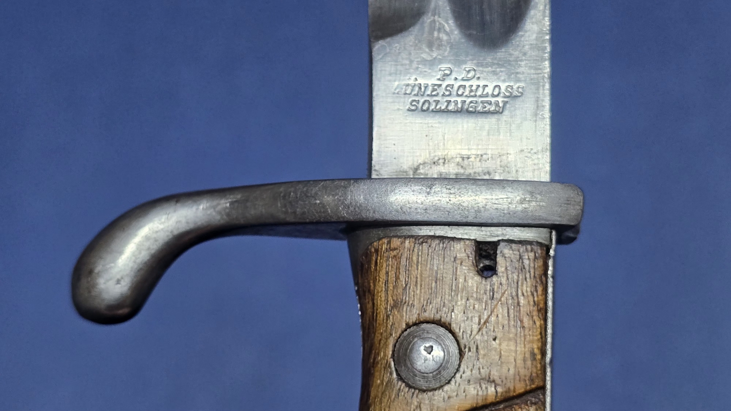 WW1 German 98/05 "Butcher" Bayonet with Original Frog – P.D. Lüneschloss Solingen – Dated 1916