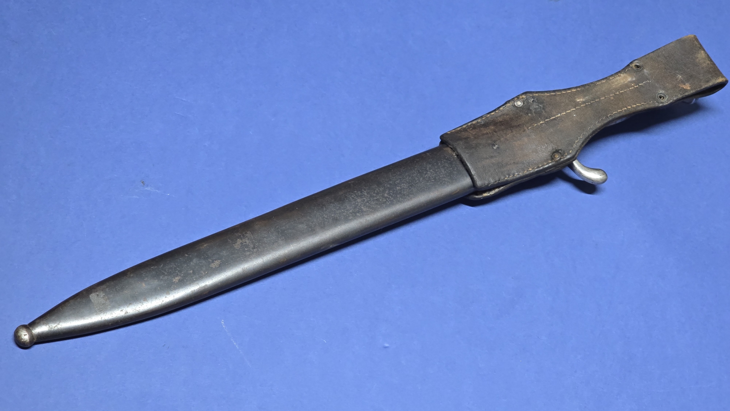 WW1 German 98/05 "Butcher" Bayonet with Original Frog – P.D. Lüneschloss Solingen – Dated 1916