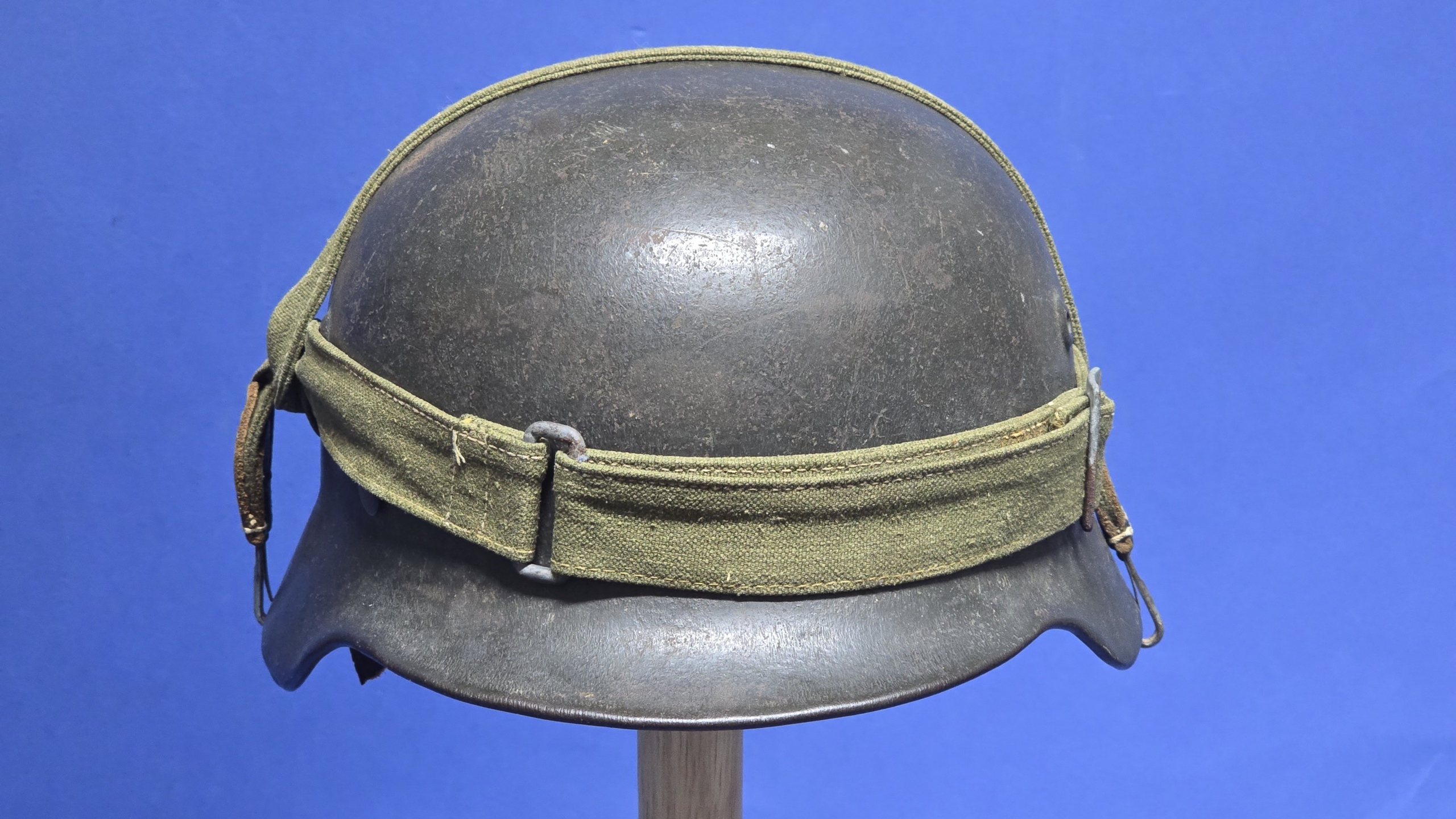 Untouched Original WW2 German M40 Heer Single Decal Combat Helmet – hkp 68 Shell