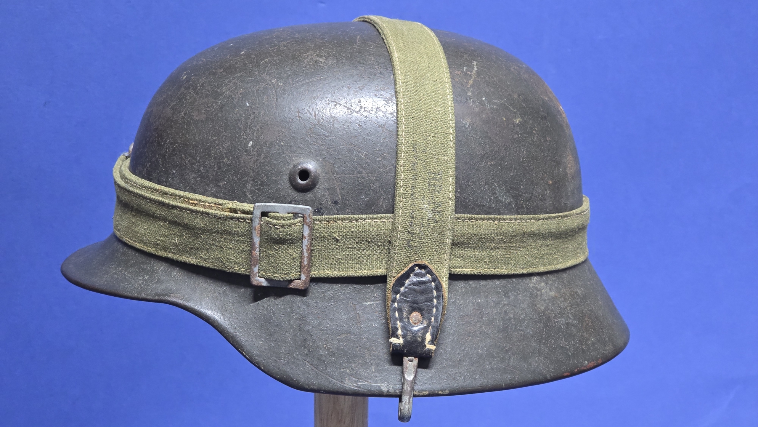 Untouched Original WW2 German M40 Heer Single Decal Combat Helmet – hkp 68 Shell