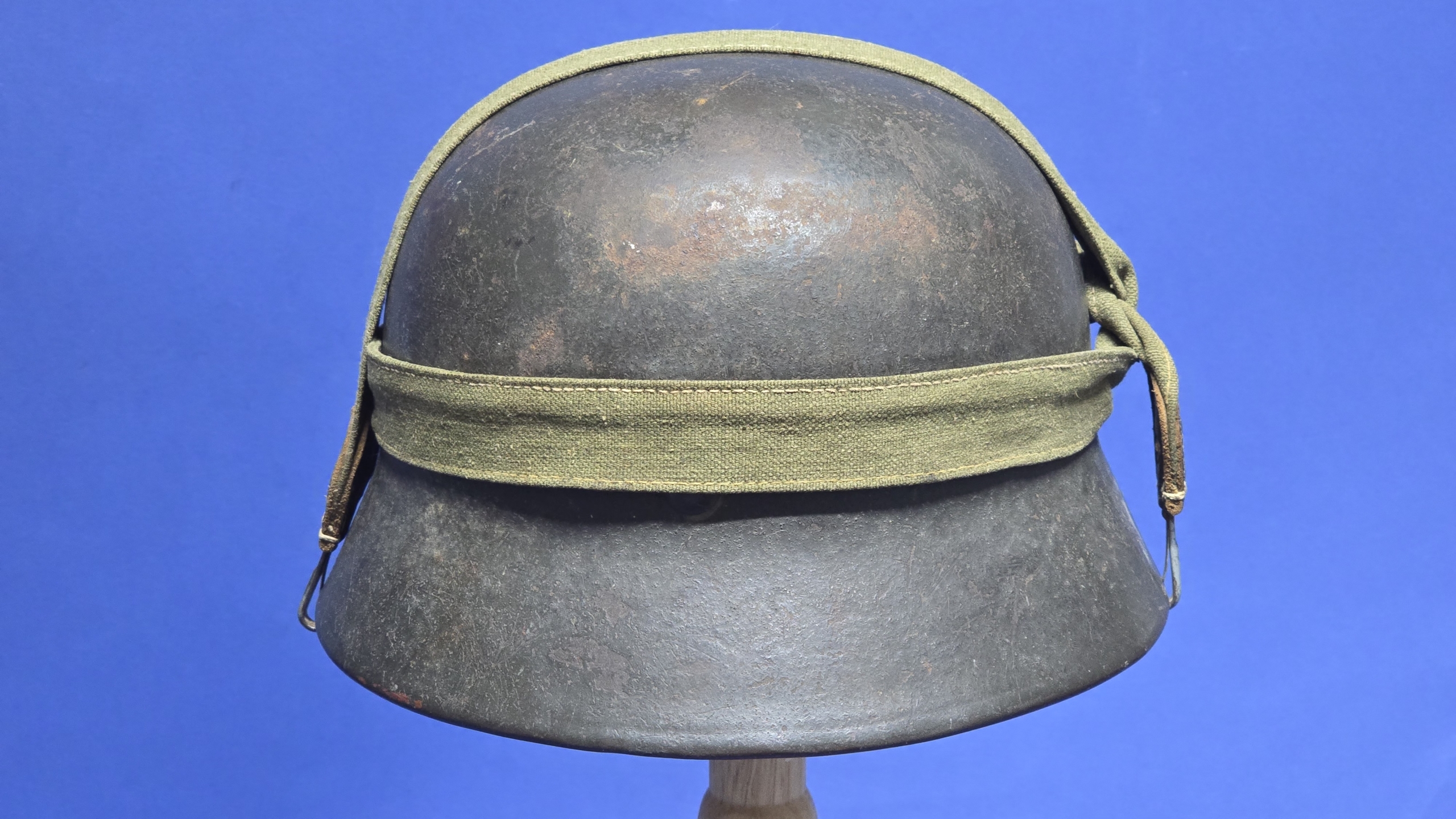 Untouched Original WW2 German M40 Heer Single Decal Combat Helmet – hkp 68 Shell
