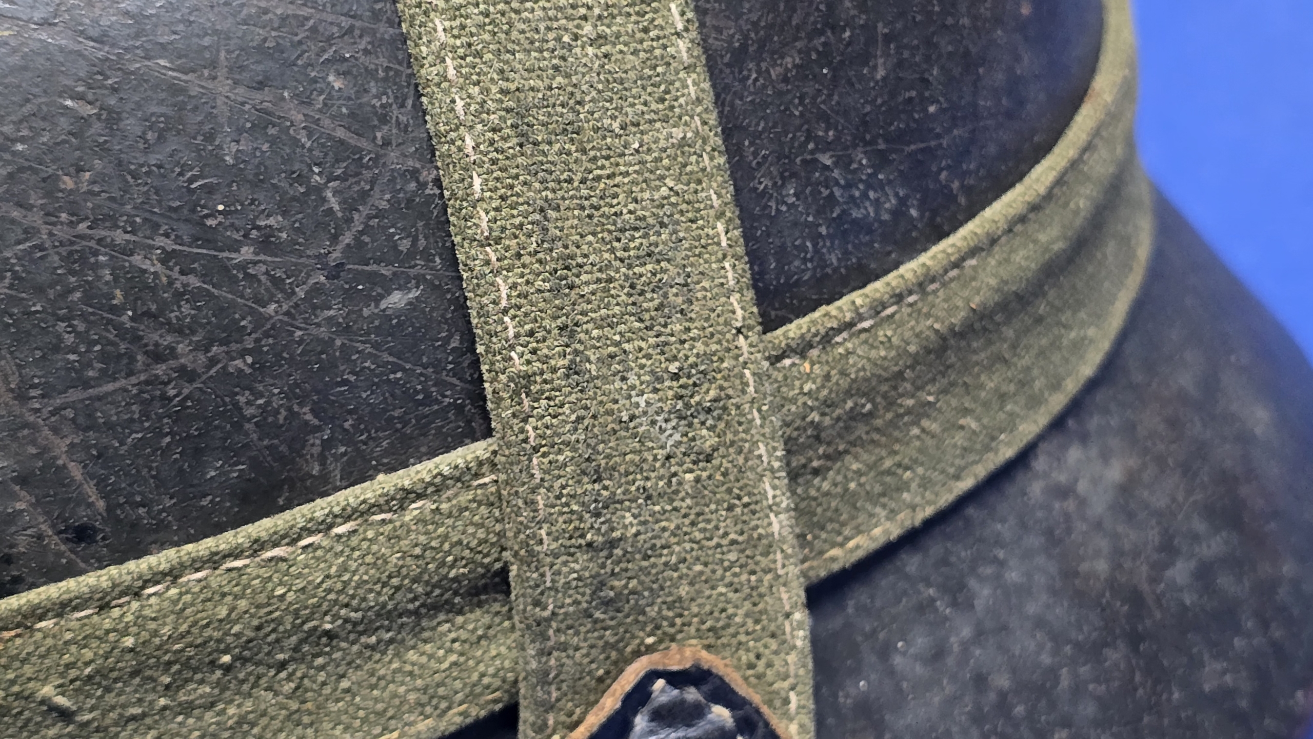 Untouched Original WW2 German M40 Heer Single Decal Combat Helmet – hkp 68 Shell