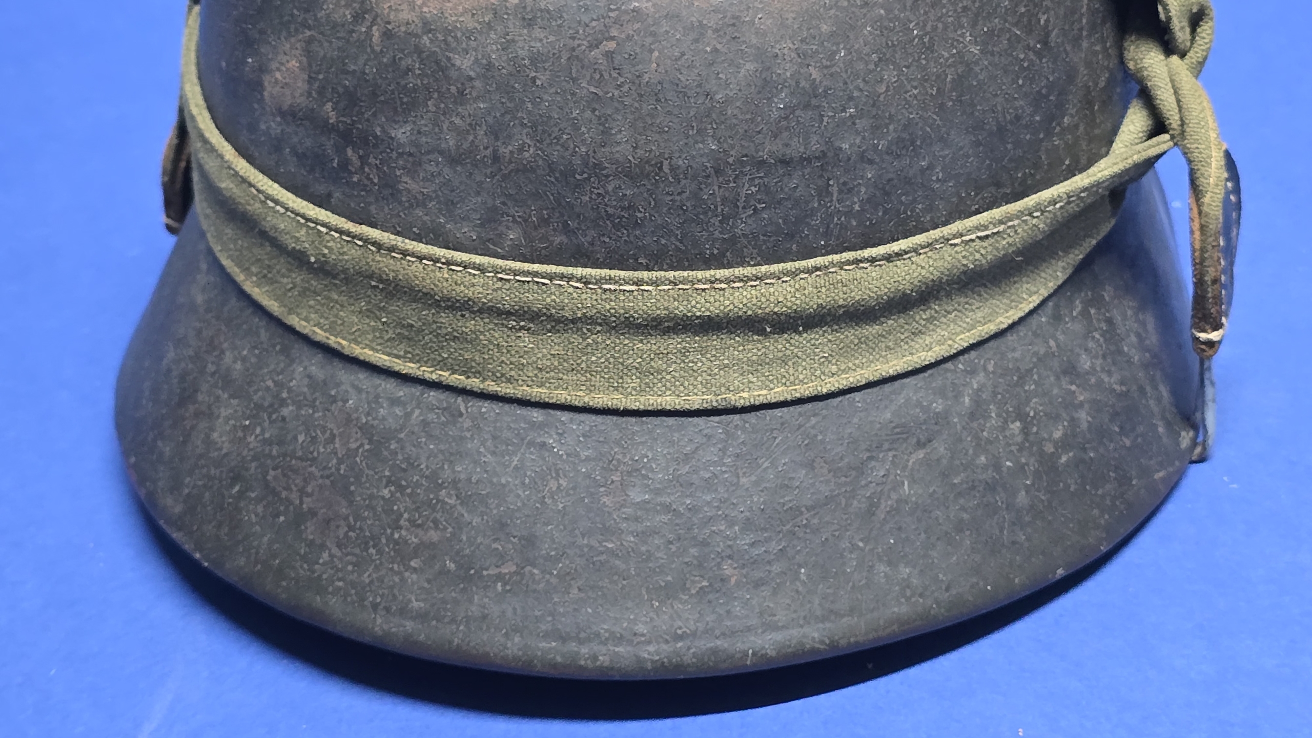 Untouched Original WW2 German M40 Heer Single Decal Combat Helmet – hkp 68 Shell