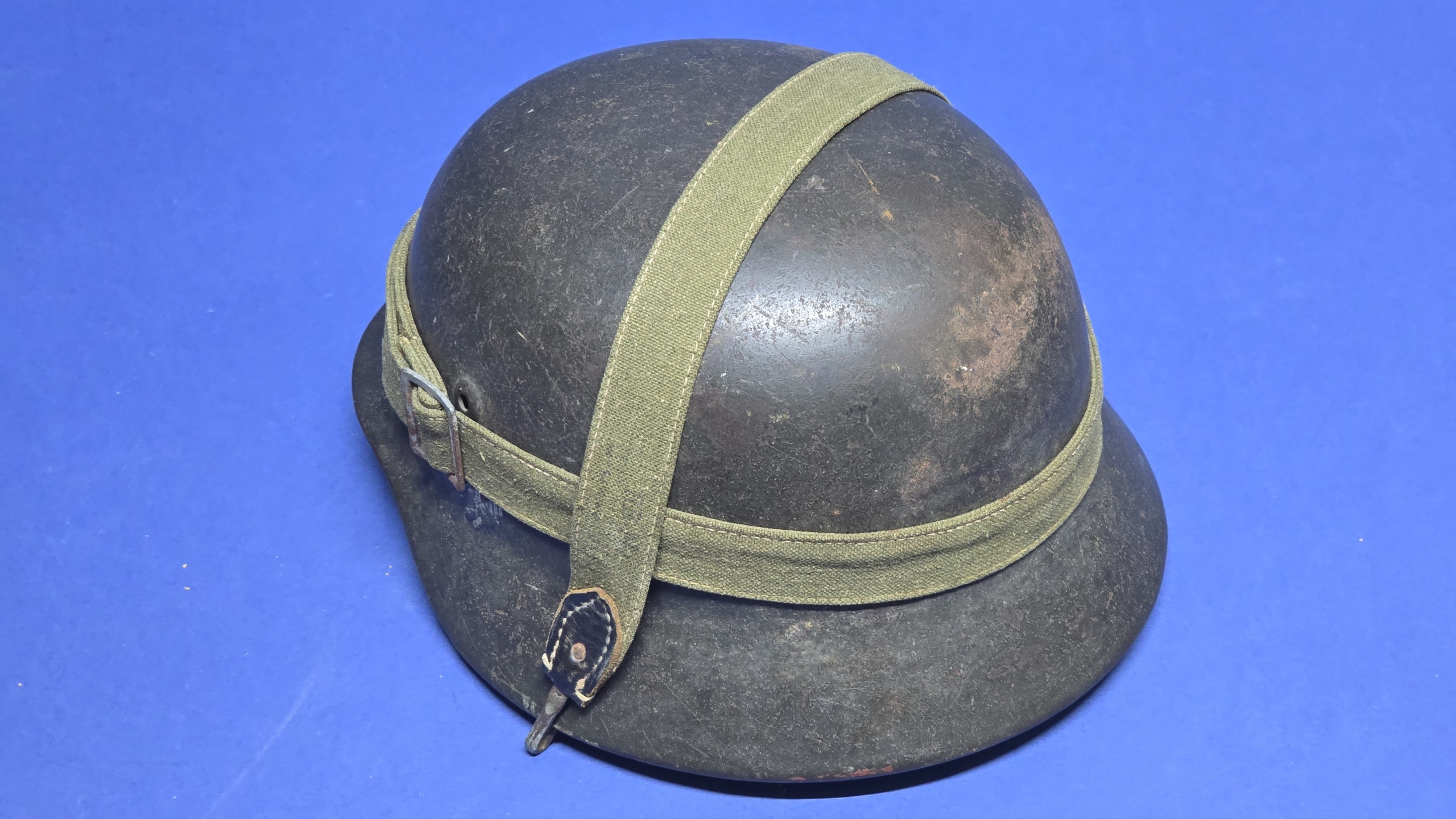 Untouched Original WW2 German M40 Heer Single Decal Combat Helmet – hkp 68 Shell