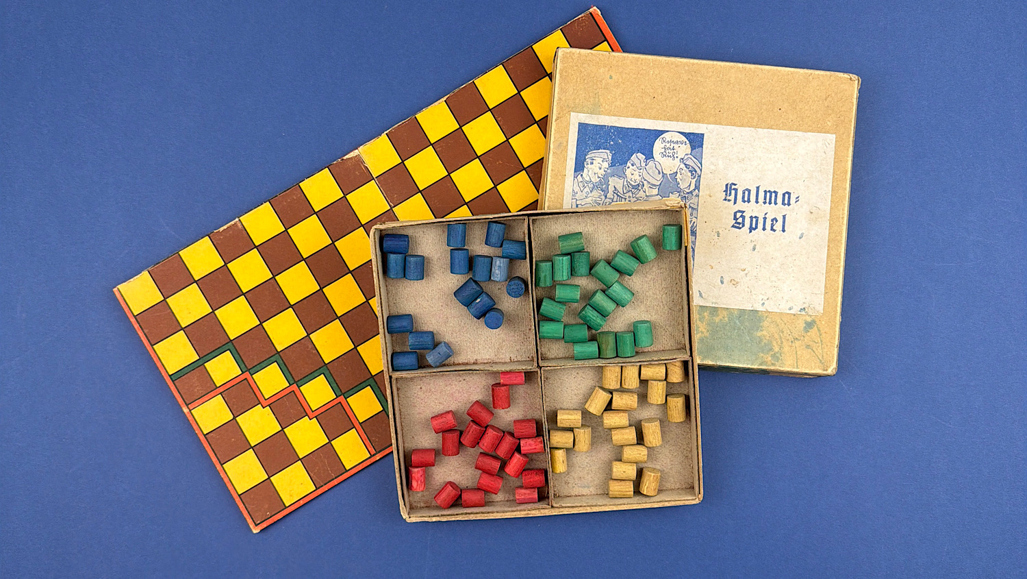 German Halma-Spiel board game with original box, wooden playing pieces and reversible game boards.