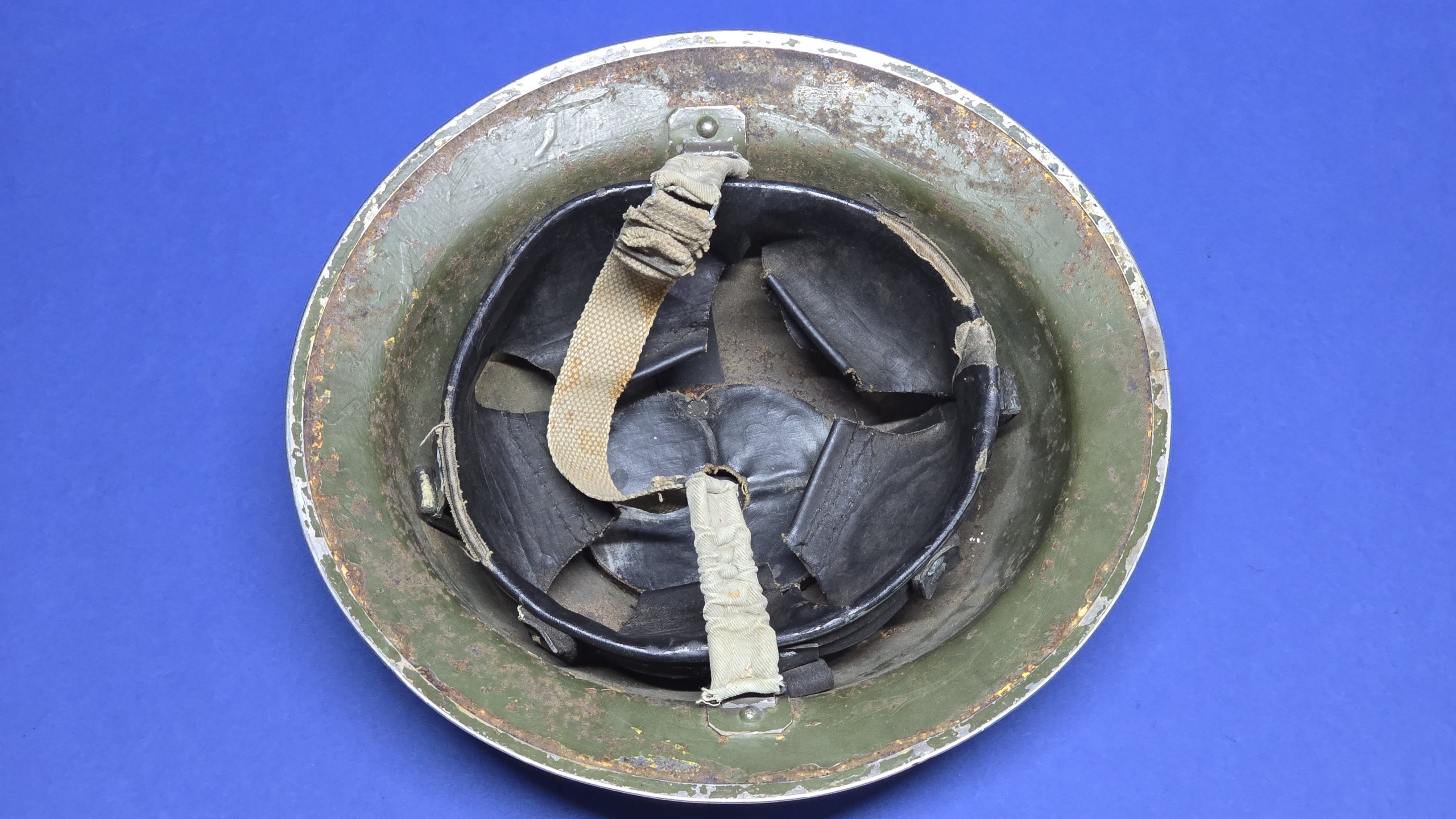 WW2 British Mk II Camouflaged Steel Helmet – 1939 JCS & W Liner - Image 5