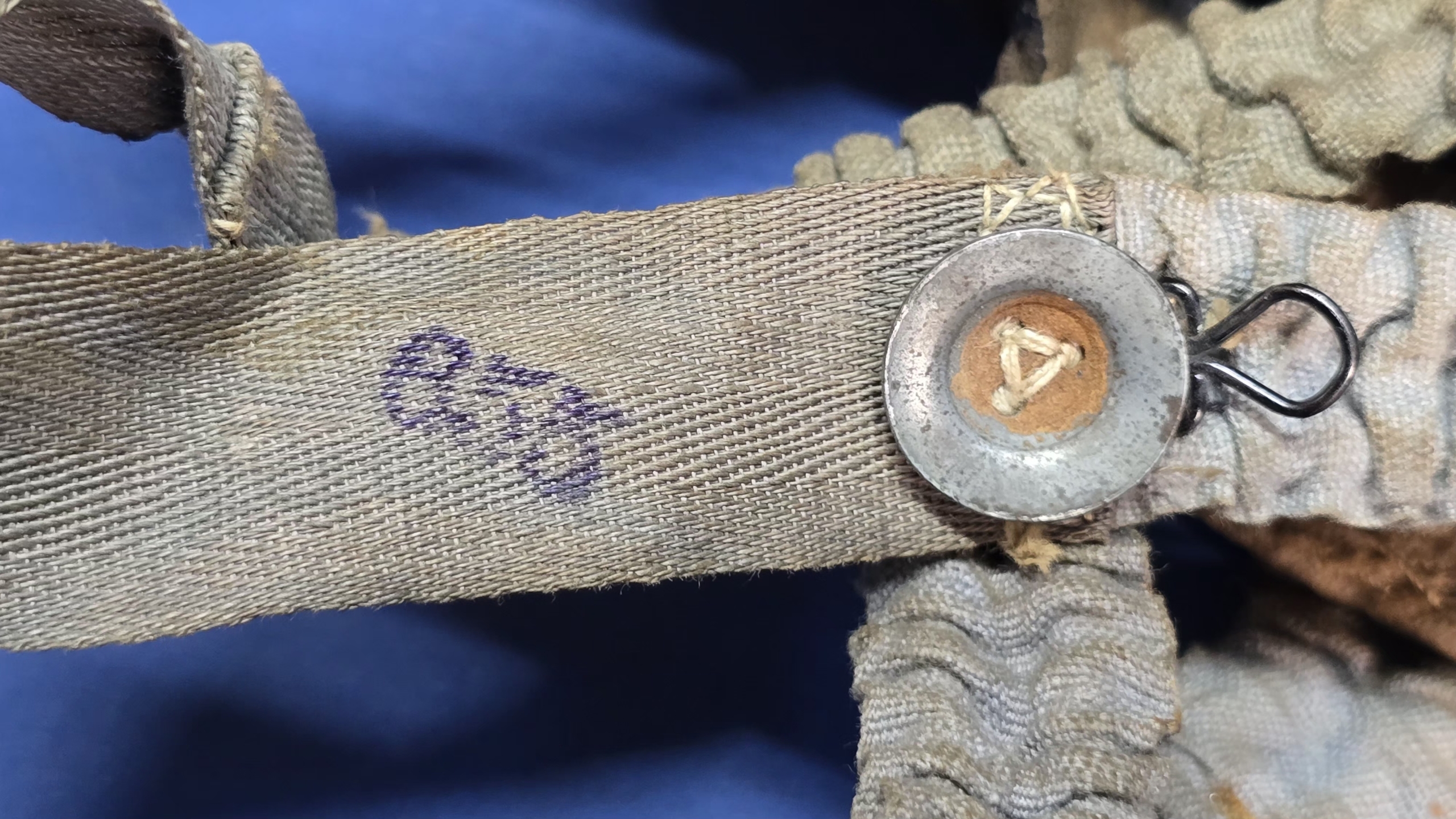 WW1 Belgian M18 Gas Mask with 1918 Dated Carrying Tin